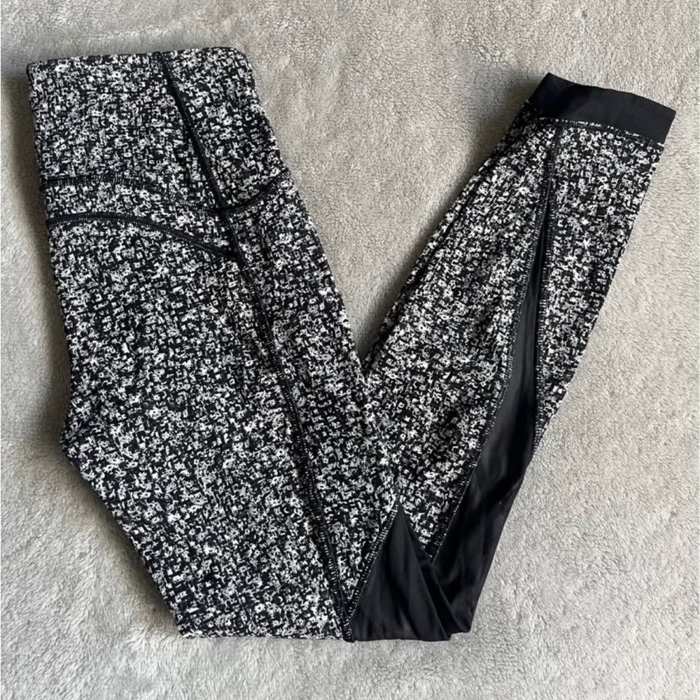 Lululemon Sole Training 25” Tights size 4